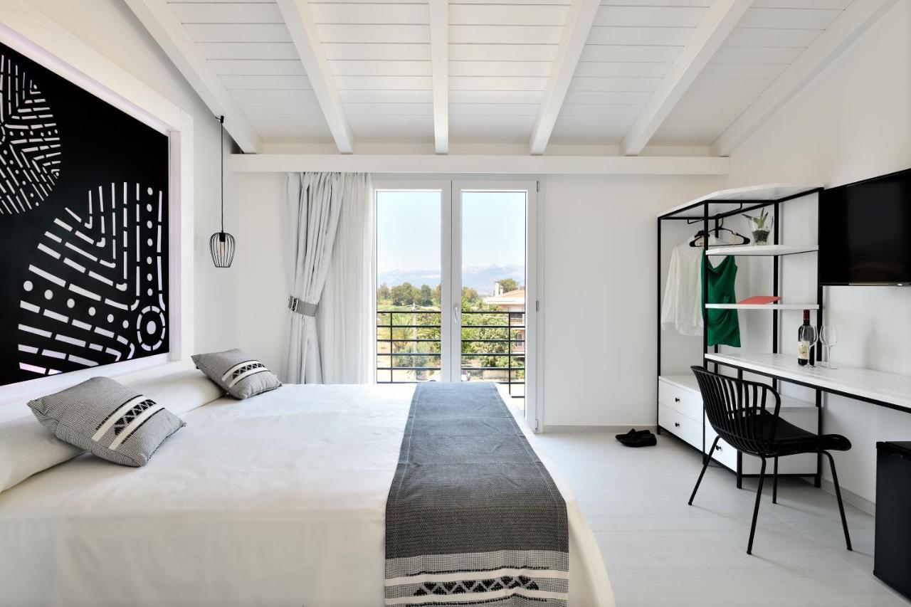 Cara A Bentu - Charming Rooms Tortolì Exteriör bild